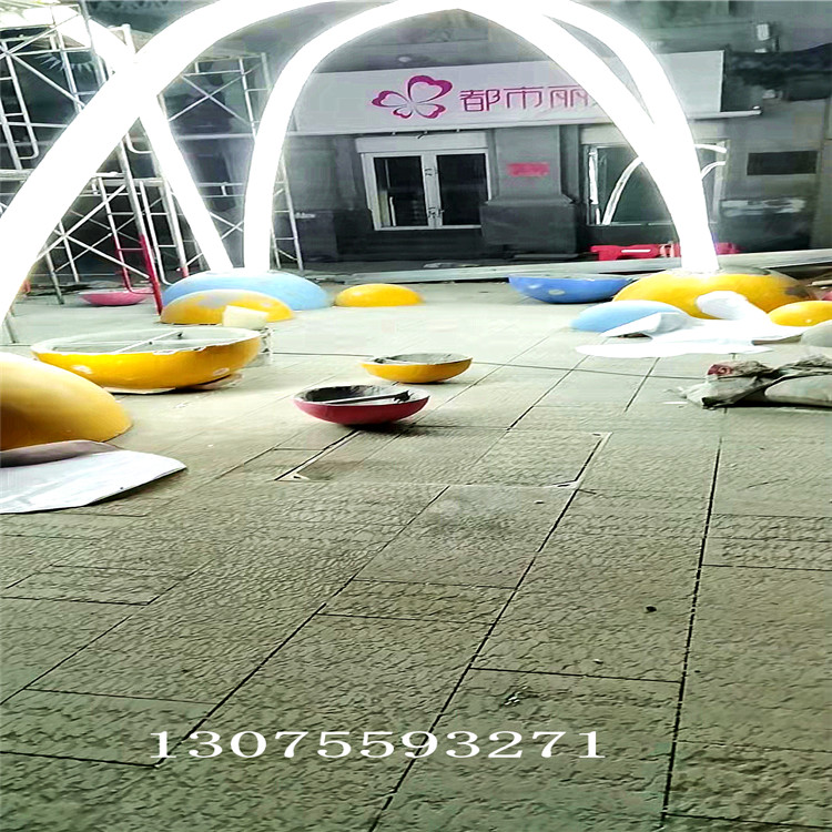 徐州雕塑公司简述玻璃钢景观雕塑工艺品有哪些影响？